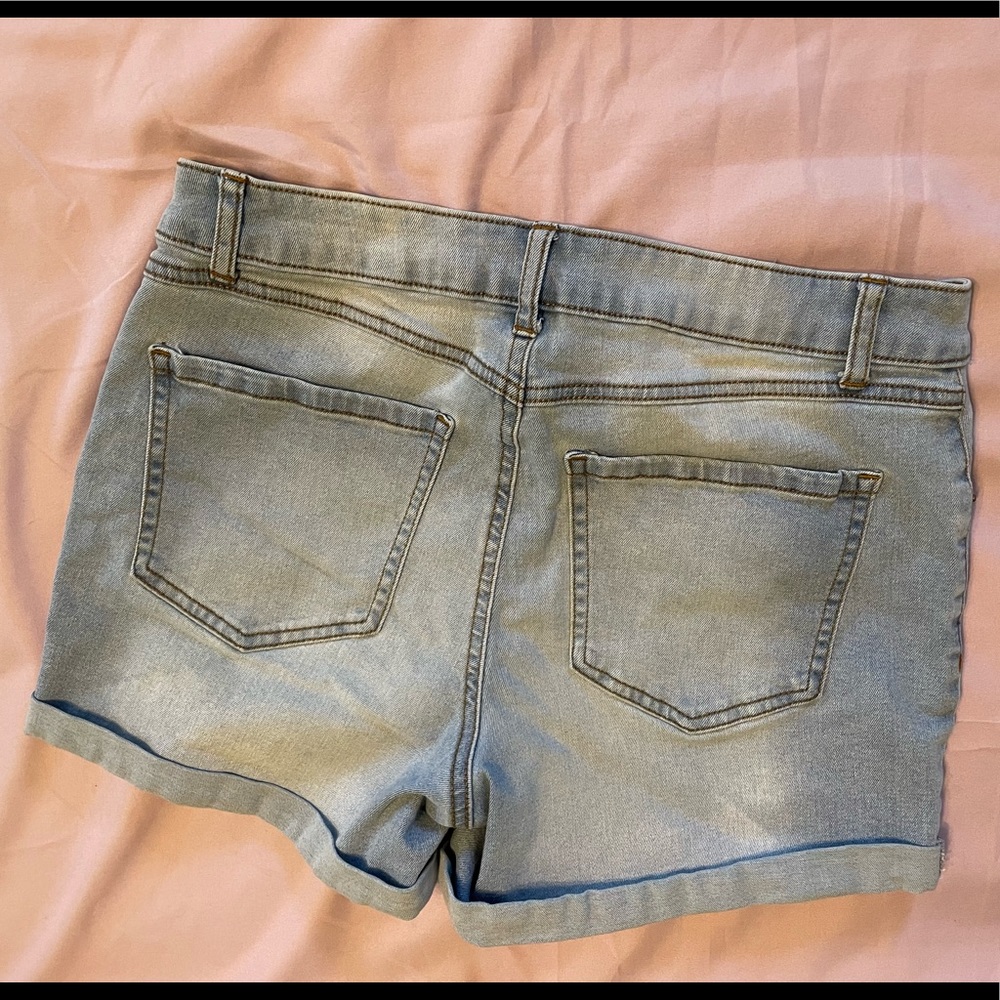 Size 7 Rewash jean shorts - Picture 2 of 3